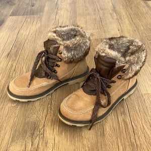 Roxy furry boots/shoes